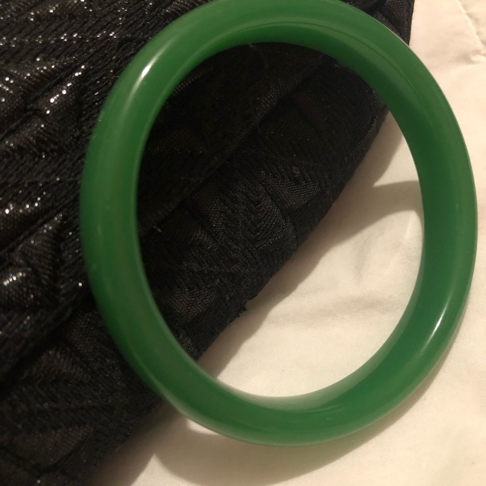 Cold Green stone bracelet cuff